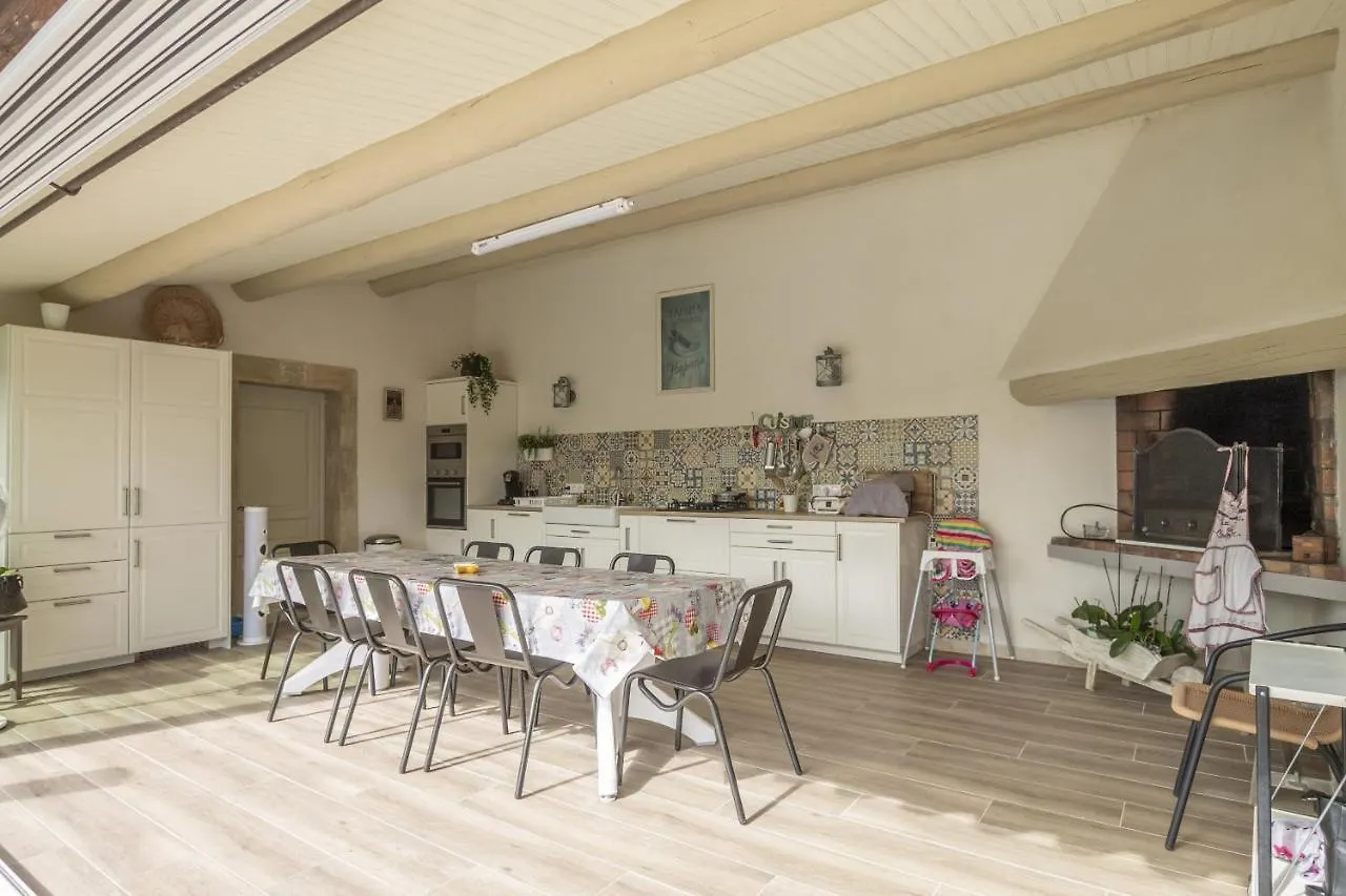 Villa Mireillo Noves