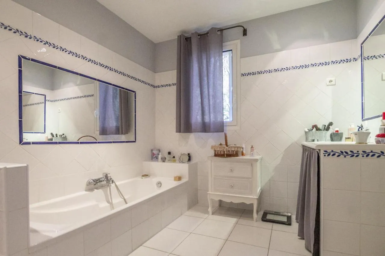 Villa Mireillo Noves